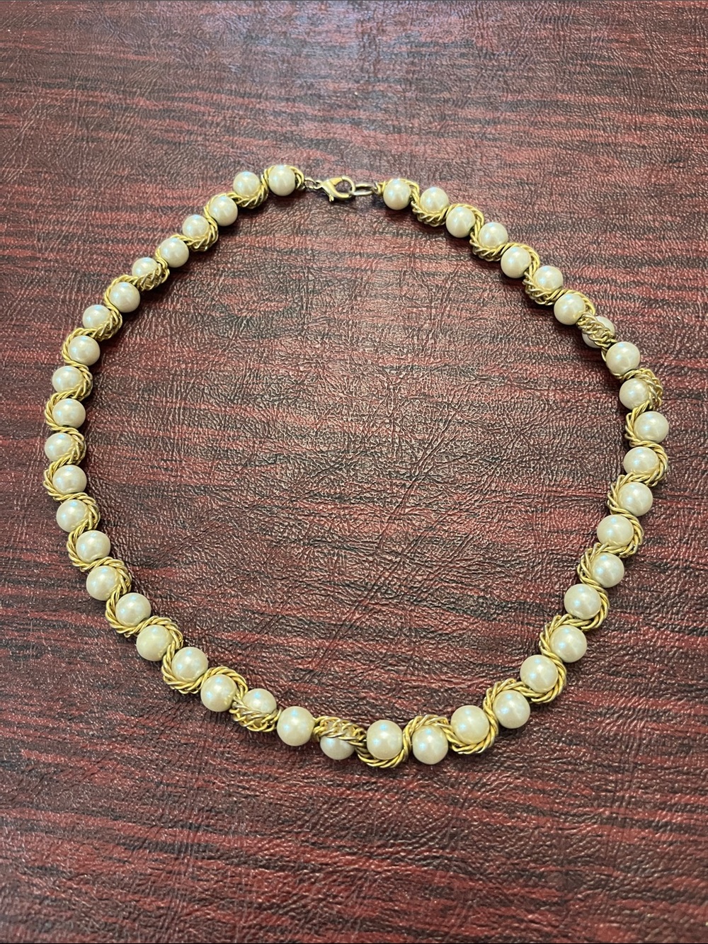 18” faux pearl and gold-tone rope chain choker.From the 1980’s